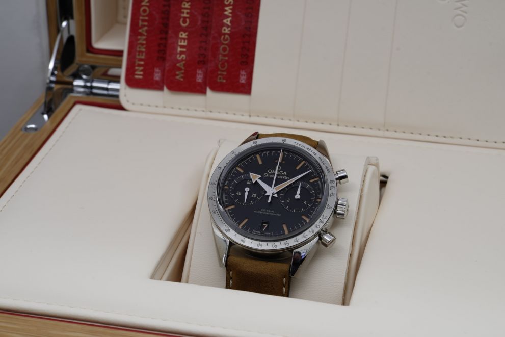 Omega Speedmaster '57 Co-Axial Master Chronometer 40,5mm Full set b/p Like mint