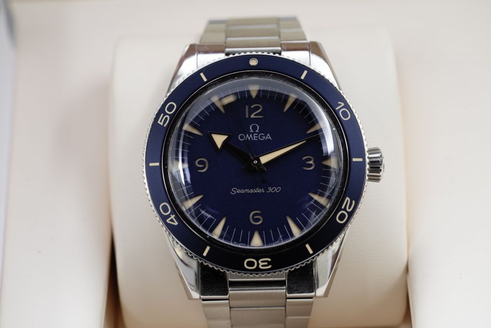 Omega Seamaster 300 Co-Axial Master Chronometer Blue b/p full set