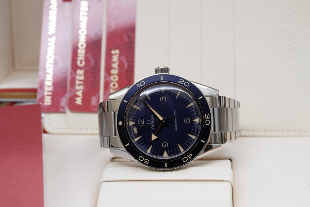 Omega Seamaster 300 Co-Axial Master Chronometer Blue b/p full set