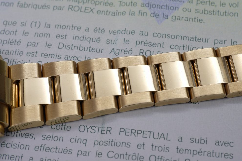 Rolex Yacht-Master 40 NOS New Stickers Tahitian MOP Dial Yellow Gold 18kt with papers