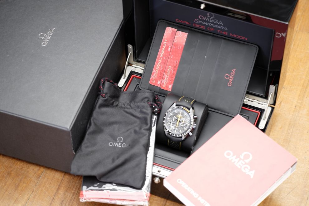 Omega Speedmaster Dark Side Of The Moon NEW Full set b/p