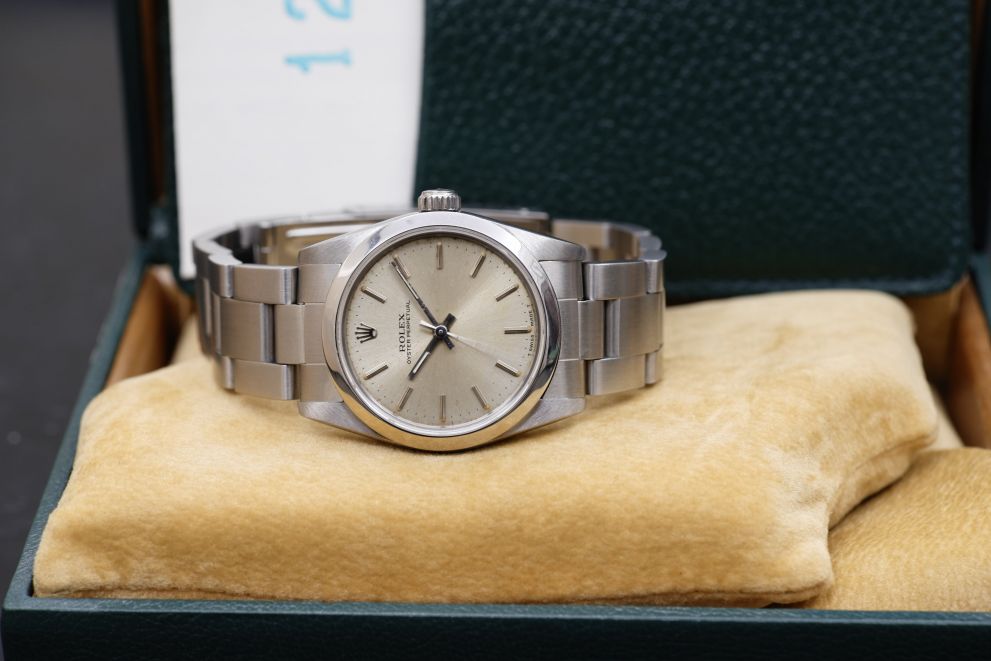 Rolex Oyster Perpetual 31 Ref. 67480 Silver dial B/p Full set