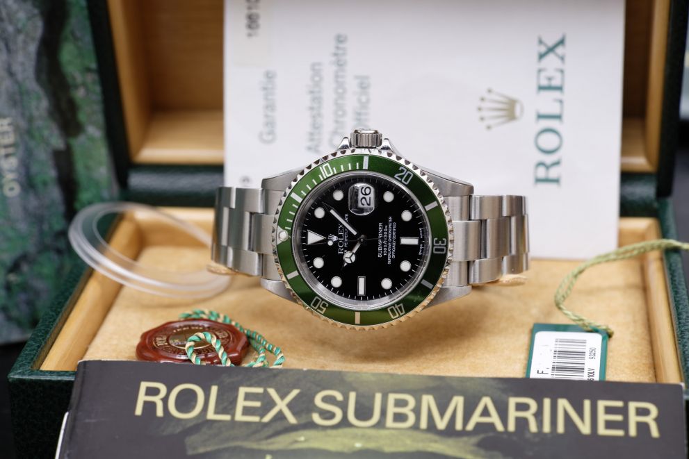 Rolex Submariner Date Ref. 16610LV "Fat four" F1 full set