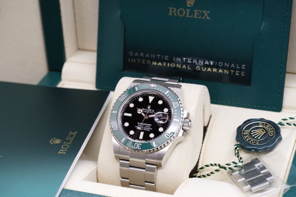 Rolex Submariner date Ref. 126610LV "Starbucks" Like Mint Full set