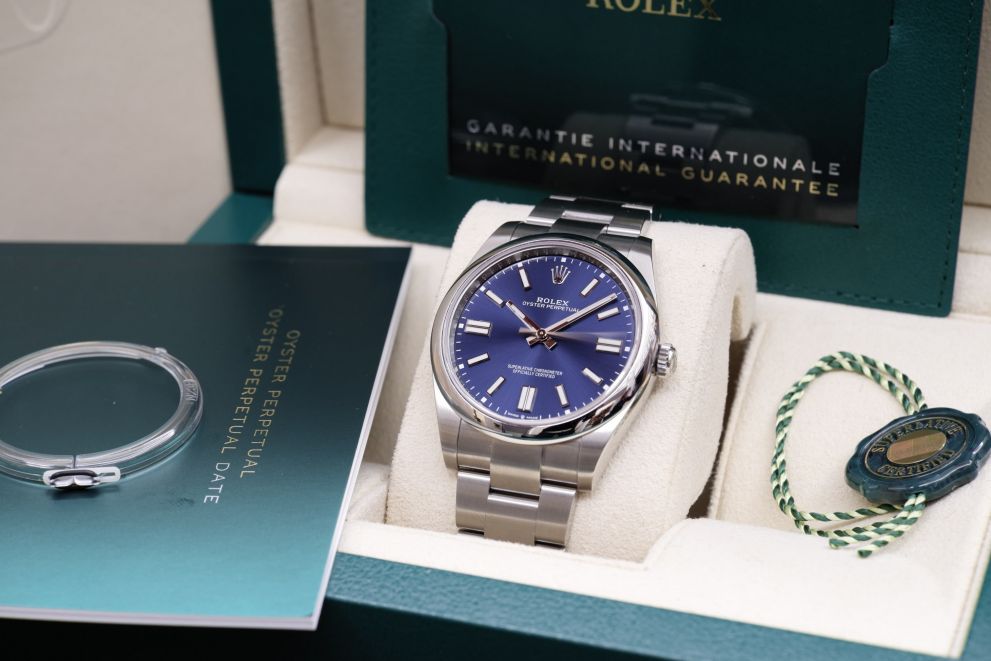 Rolex Oyster Perpetual 41 Ref. 124300 Blue Soleil dial Full set b/p Like mint